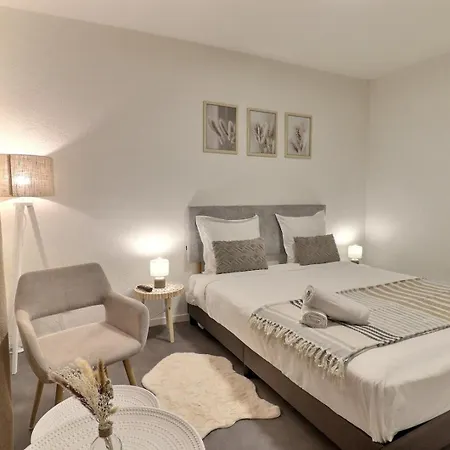 Apartment Aux Nuances De Clairs - Cosy Dans Quartier Historique Cathedrale - Mon Groom Troyes