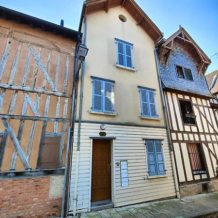 Apartman Aux Nuances De Clairs - Cosy Dans Quartier Historique Cathedrale - Mon Groom Troyes